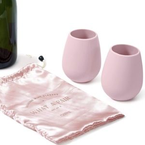 NWT silicon wine glasses